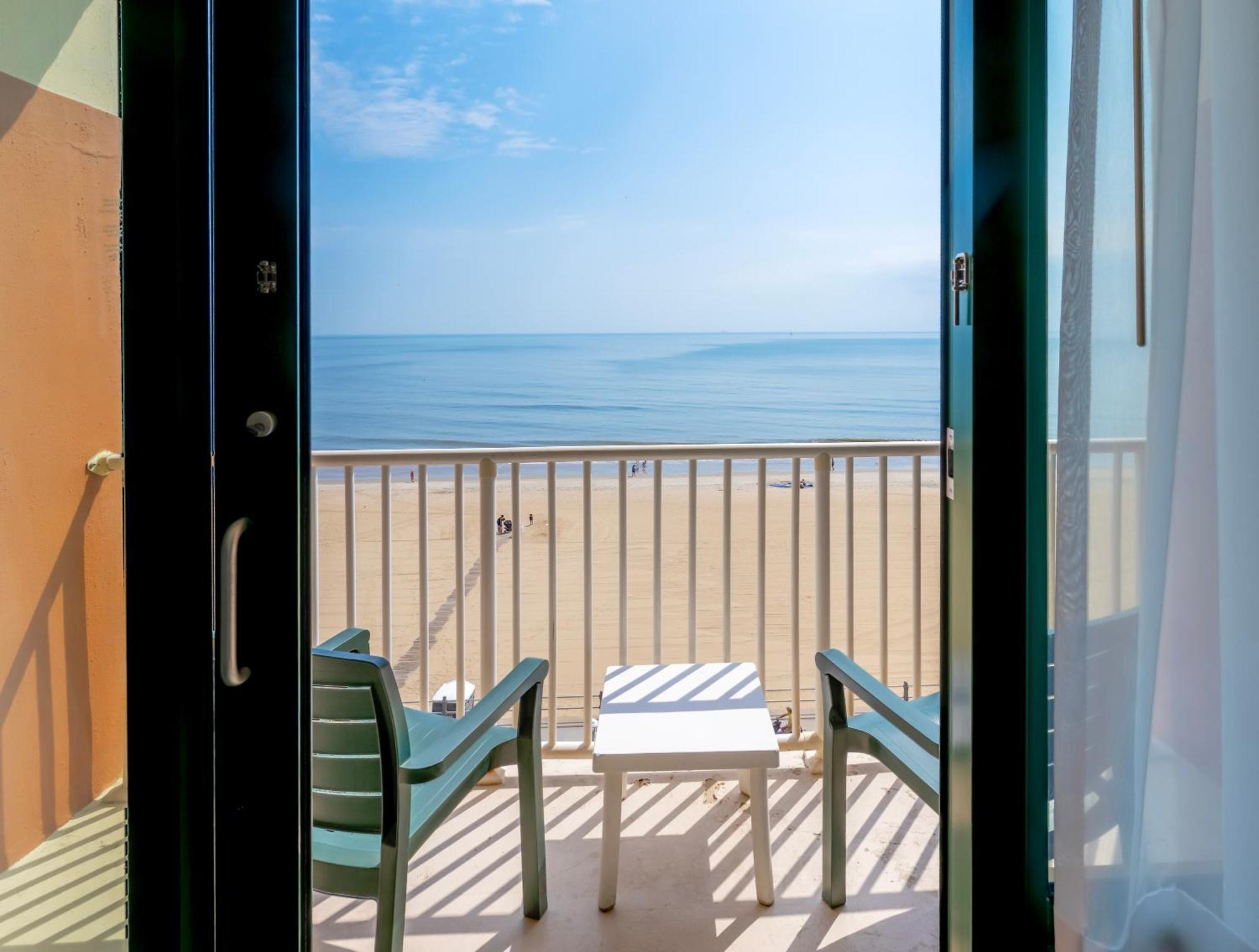 Holiday Inn & Suites Virginia Beach - North Beach By Ihg Exterior foto